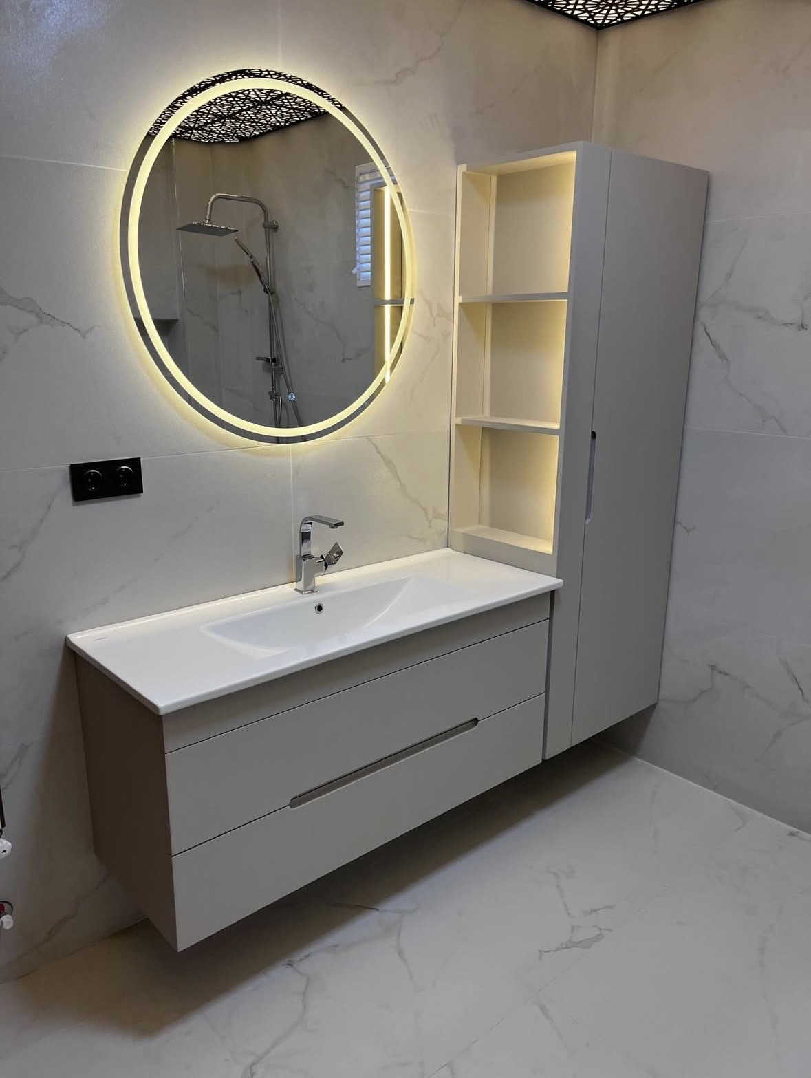 büyük ölçü banyo dolabı ve boy dolabı